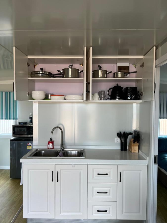 White Cliffs Self Contained Cabin Accommodation Esterno foto