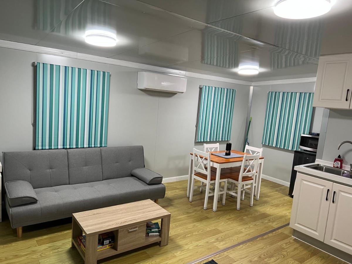 White Cliffs Self Contained Cabin Accommodation Esterno foto