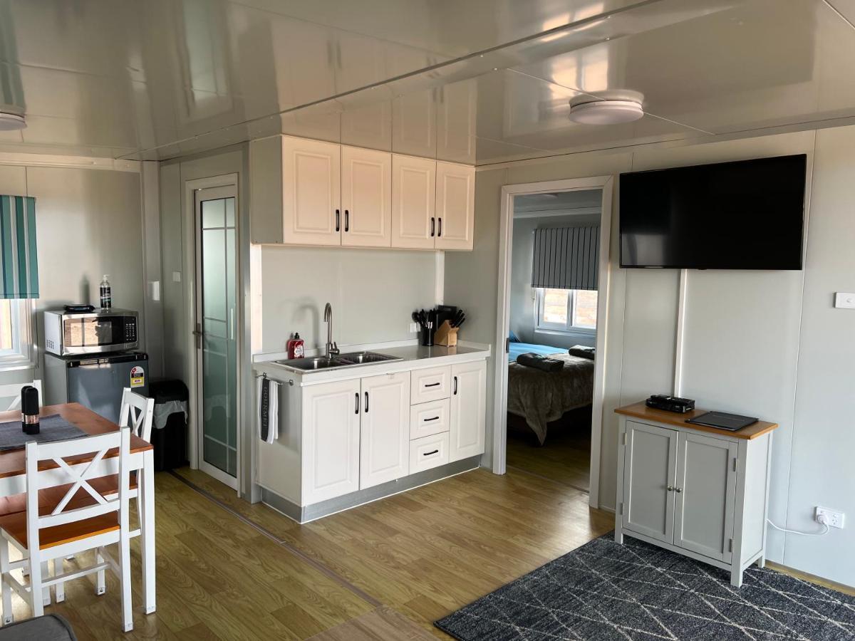 White Cliffs Self Contained Cabin Accommodation Esterno foto