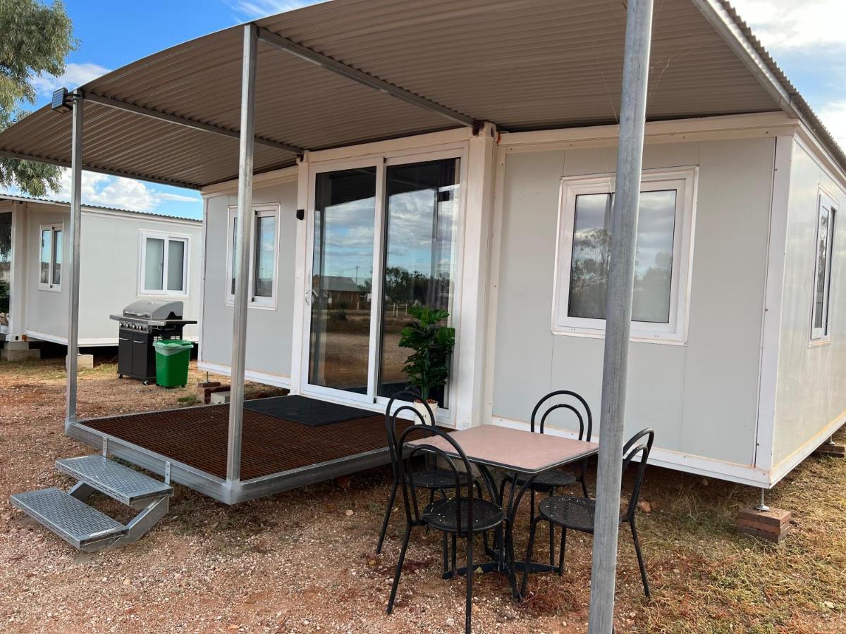 White Cliffs Self Contained Cabin Accommodation Esterno foto
