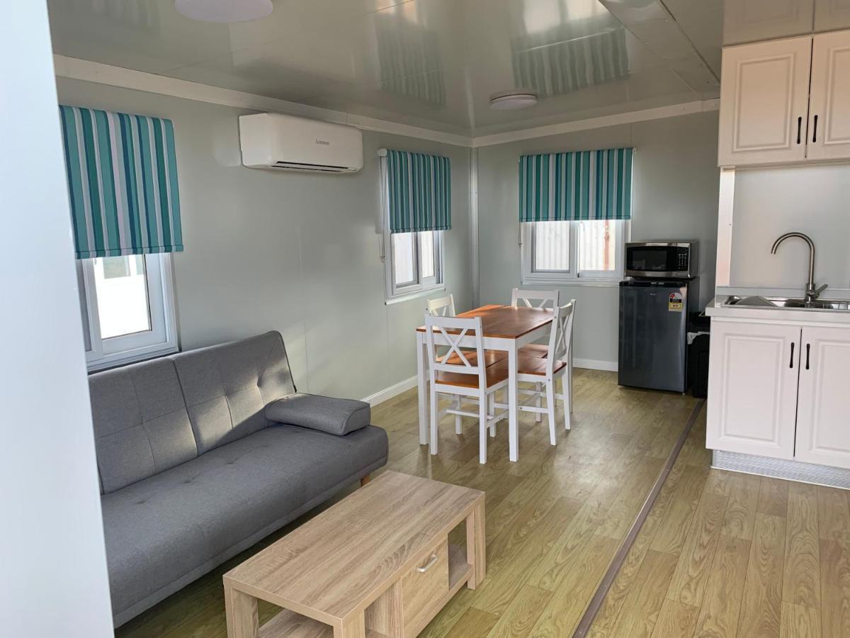 White Cliffs Self Contained Cabin Accommodation Esterno foto