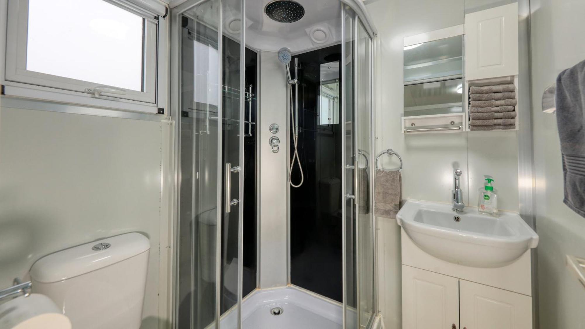 White Cliffs Self Contained Cabin Accommodation Esterno foto
